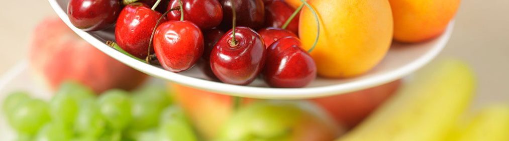 Frisches Obst serviert