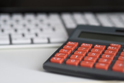 Taschenrechner und Tastatur