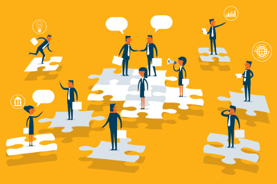 Verschiedene Business Figuren auf Puzzeln,, die Soft Skills darstellen
